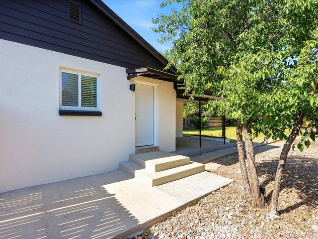 5 Stuart Street, Denver, CO 80219