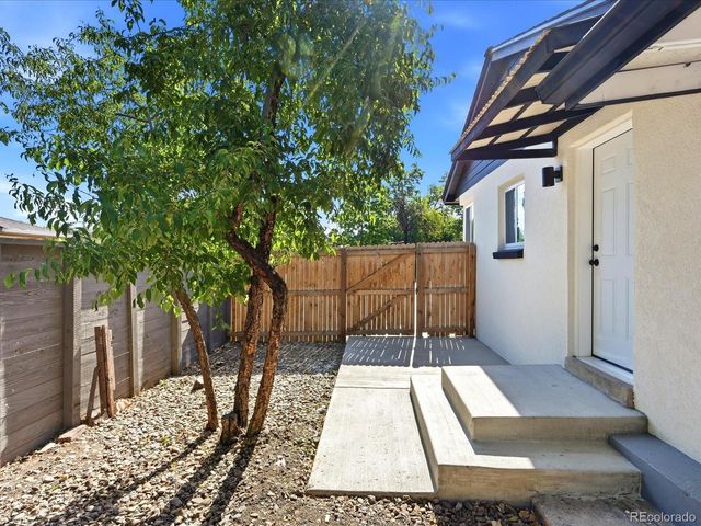 5 Stuart Street, Denver, CO 80219