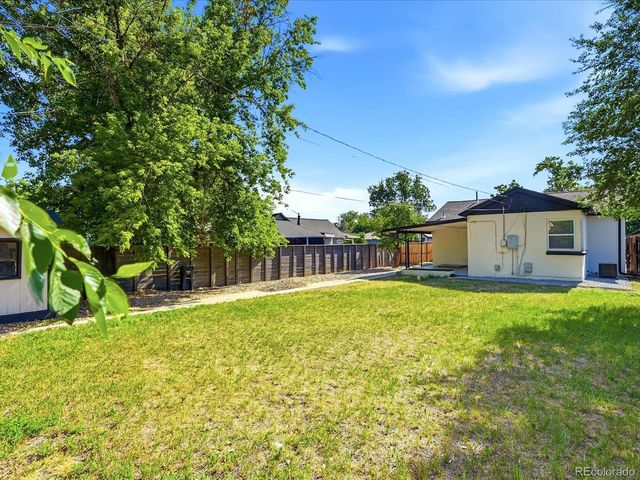 5 Stuart Street, Denver, CO 80219