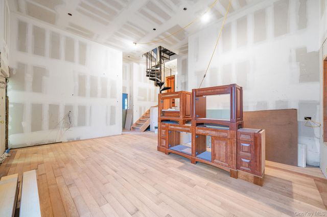 181 Walnut Street, Lynbrook, NY 11563