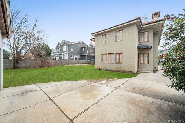 181 Walnut Street, Lynbrook, NY 11563