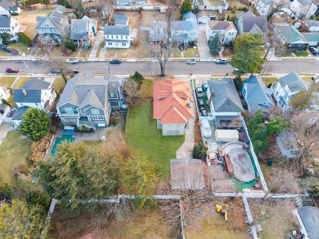 181 Walnut Street, Lynbrook, NY 11563