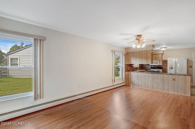 22 Madras Court, Toms River, NJ 08757