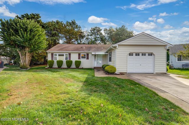 22 Madras Court, Toms River, NJ 08757