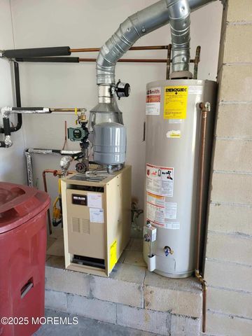 22 Madras Court, Toms River, NJ 08757