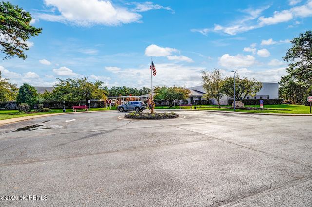 22 Madras Court, Toms River, NJ 08757