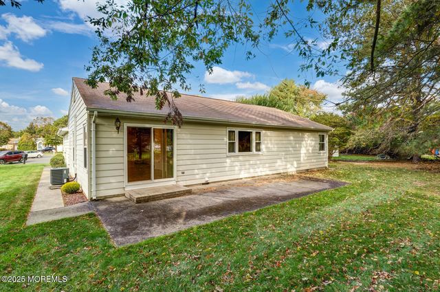 22 Madras Court, Toms River, NJ 08757