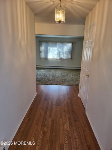 22 Madras Court, Toms River, NJ 08757