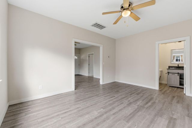 812 W Pershing Street, Springfield, MO 65806