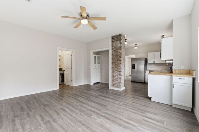 812 W Pershing Street, Springfield, MO 65806