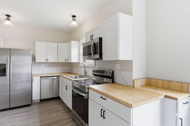 812 W Pershing Street, Springfield, MO 65806