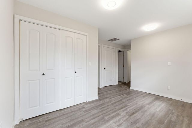 812 W Pershing Street, Springfield, MO 65806