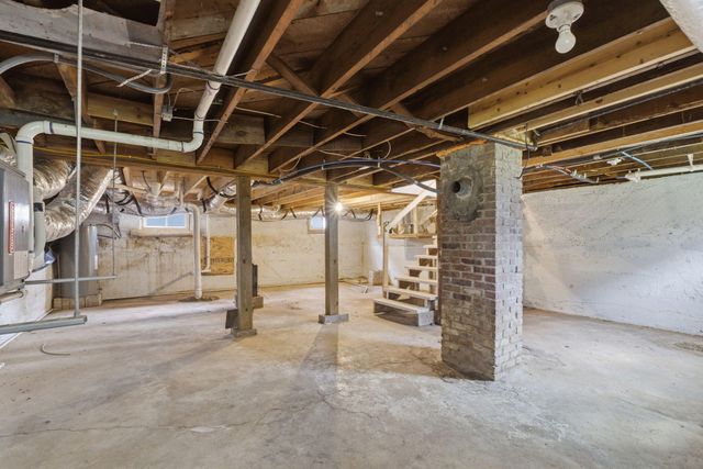 812 W Pershing Street, Springfield, MO 65806