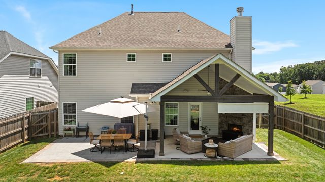 12185 Woodhollow Ln, Knoxville, TN 37932