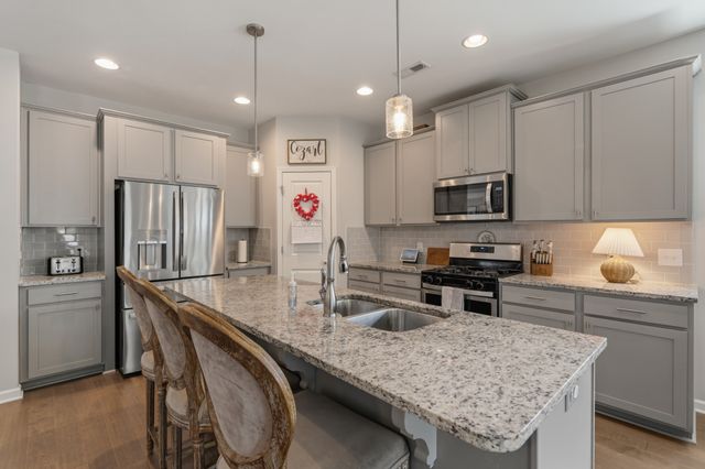 12185 Woodhollow Ln, Knoxville, TN 37932