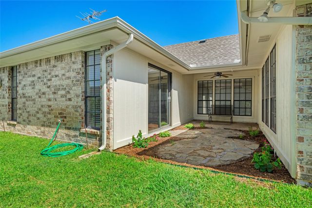 1206 Richland Oaks Drive, Richardson, TX 75081