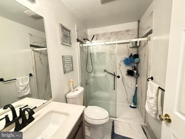 1152 DORSET DR, Bushkill, PA 18324