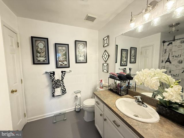 1152 DORSET DR, Bushkill, PA 18324