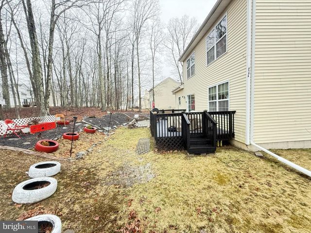 1152 DORSET DR, Bushkill, PA 18324