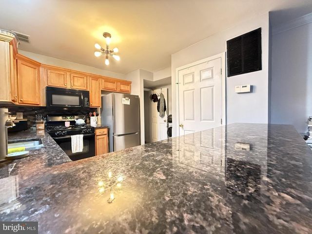 1152 DORSET DR, Bushkill, PA 18324