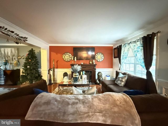 1152 DORSET DR, Bushkill, PA 18324