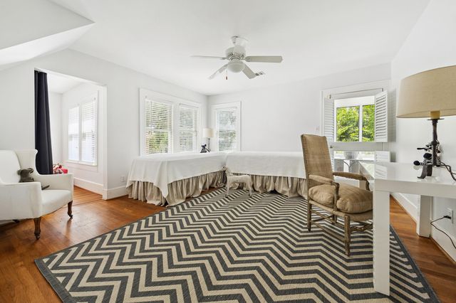 1656 Norfolk Street, Houston, TX 77006