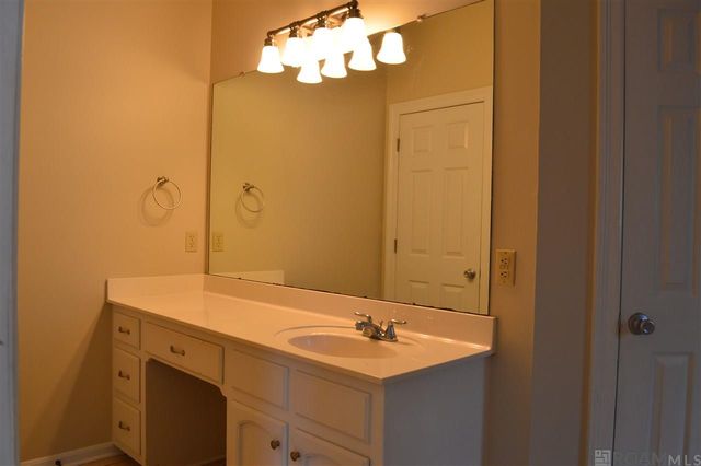 18574 Lake Iris Ave, Baton Rouge, LA 70817