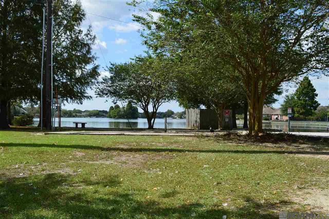 18574 Lake Iris Ave, Baton Rouge, LA 70817