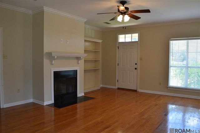 18574 Lake Iris Ave, Baton Rouge, LA 70817