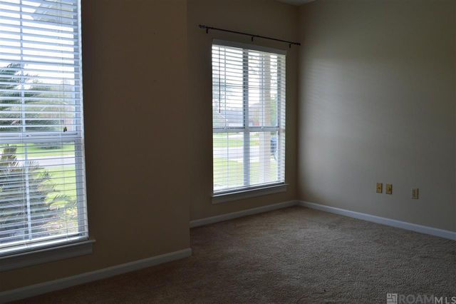 18574 Lake Iris Ave, Baton Rouge, LA 70817