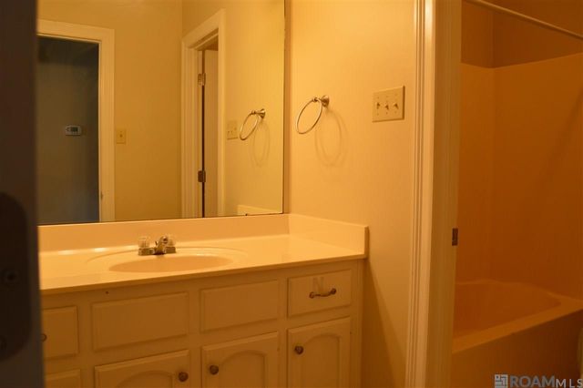18574 Lake Iris Ave, Baton Rouge, LA 70817