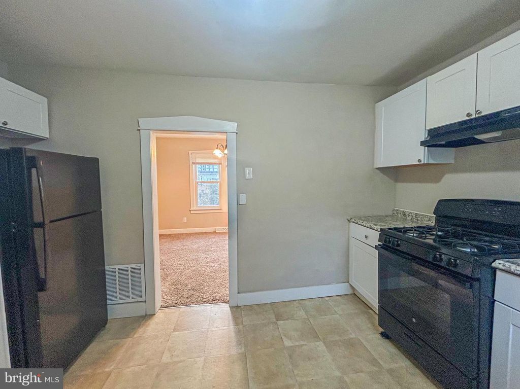 122 W SOMERDALE ROAD, Somerdale, NJ 08083