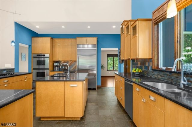 11 White Bridge Rd, Franklin Twp., NJ 08867