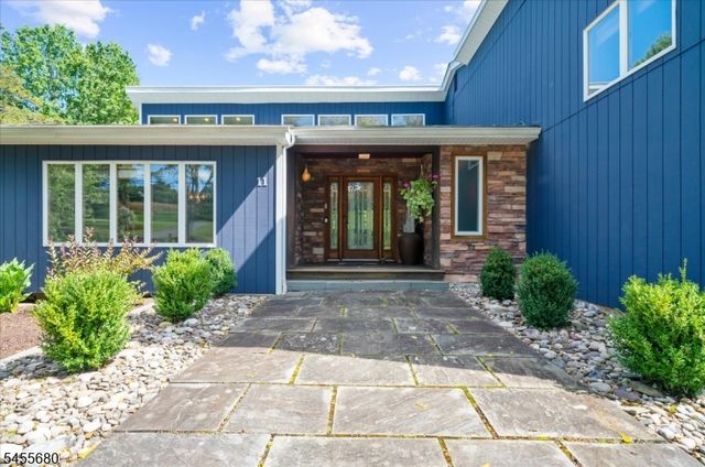 11 White Bridge Rd, Franklin Twp., NJ 08867