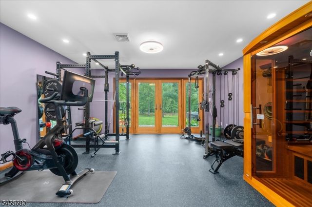 11 White Bridge Rd, Franklin Twp., NJ 08867
