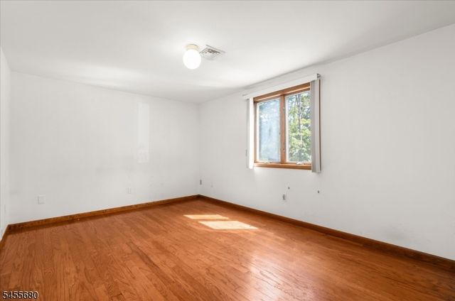 11 White Bridge Rd, Franklin Twp., NJ 08867