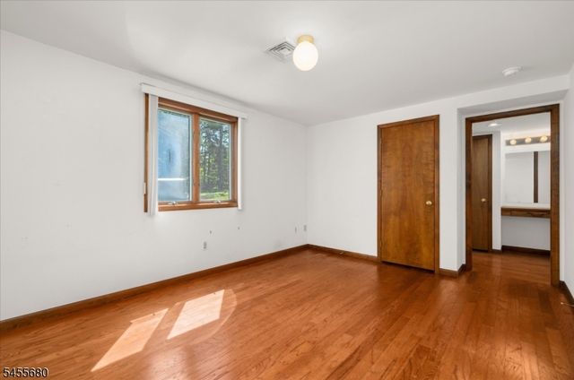 11 White Bridge Rd, Franklin Twp., NJ 08867