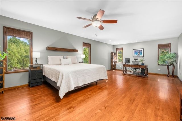 11 White Bridge Rd, Franklin Twp., NJ 08867