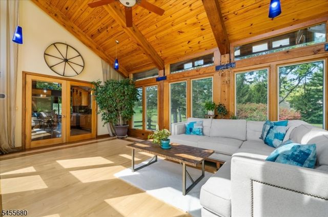 11 White Bridge Rd, Franklin Twp., NJ 08867