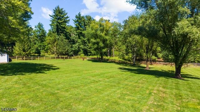 11 White Bridge Rd, Franklin Twp., NJ 08867