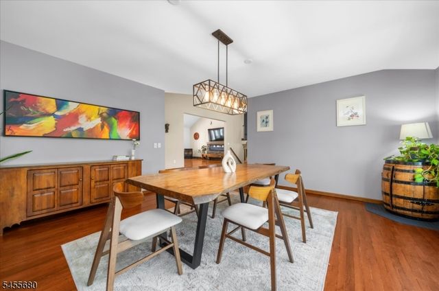 11 White Bridge Rd, Franklin Twp., NJ 08867