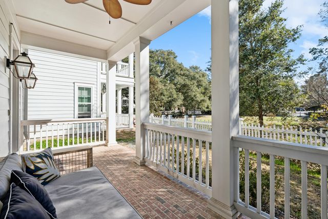 1029 Avenue Of Oaks, Charleston, SC 29407