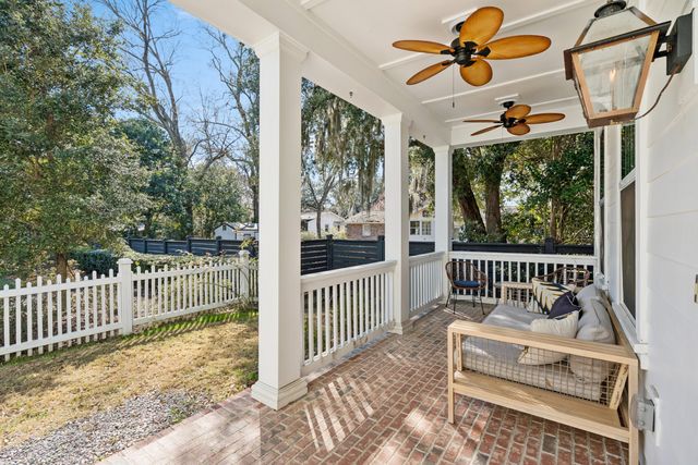 1029 Avenue Of Oaks, Charleston, SC 29407