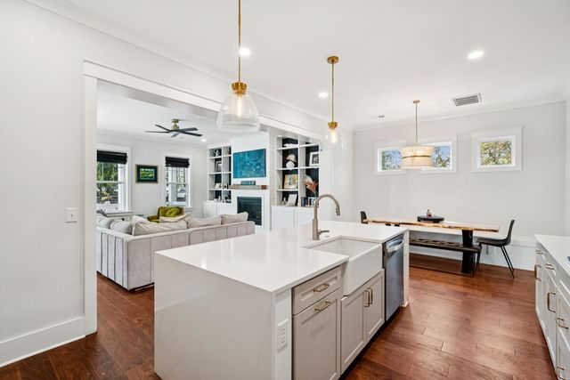 1029 Avenue Of Oaks, Charleston, SC 29407