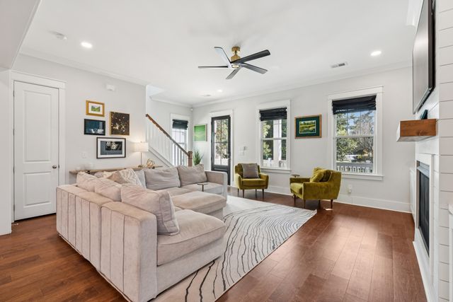 1029 Avenue Of Oaks, Charleston, SC 29407