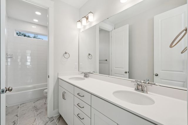 1029 Avenue Of Oaks, Charleston, SC 29407