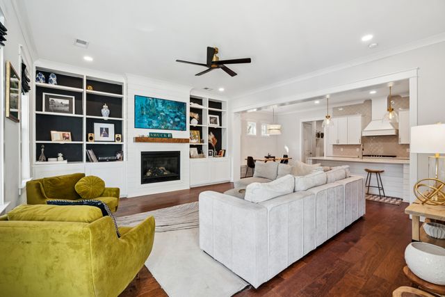 1029 Avenue Of Oaks, Charleston, SC 29407