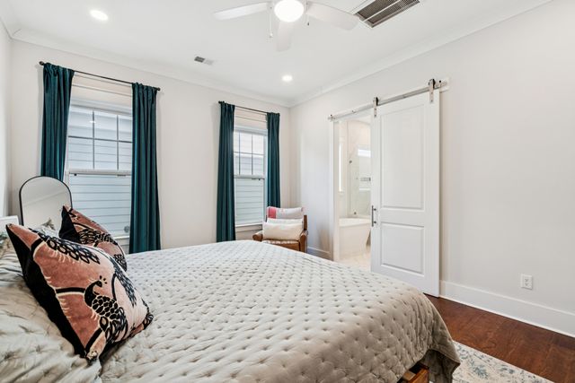 1029 Avenue Of Oaks, Charleston, SC 29407