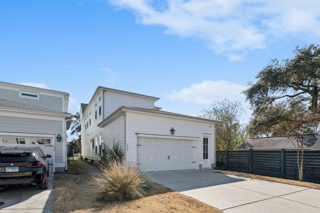 1029 Avenue Of Oaks, Charleston, SC 29407