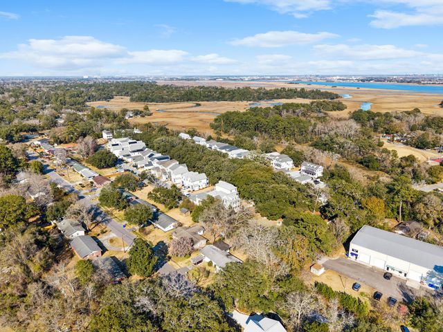 1029 Avenue Of Oaks, Charleston, SC 29407